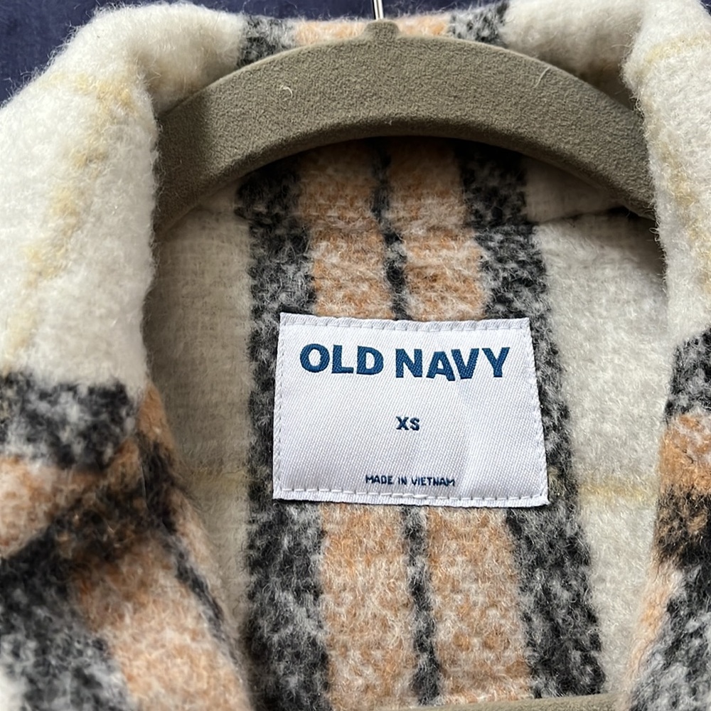 Old Navy Fall Shacket - Picture 2 of 4